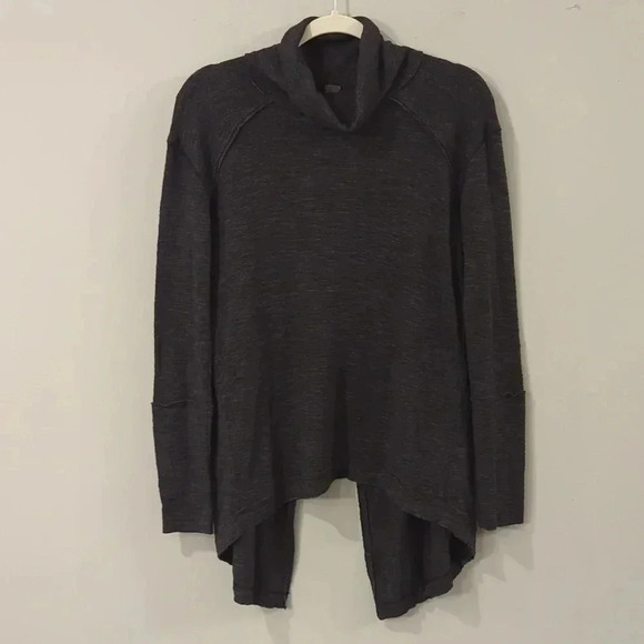 We the Free Sweater Turtleneck Back Slit Charcoal Gray size Small - Picture 1 of 9